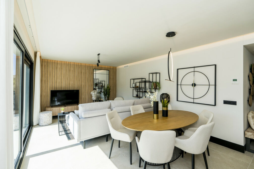 Top Floor Apartment Nueva Andalucía Málaga - image 4