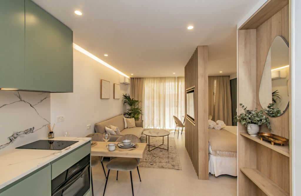 Middle Floor Apartment Marbella Málaga - image 4