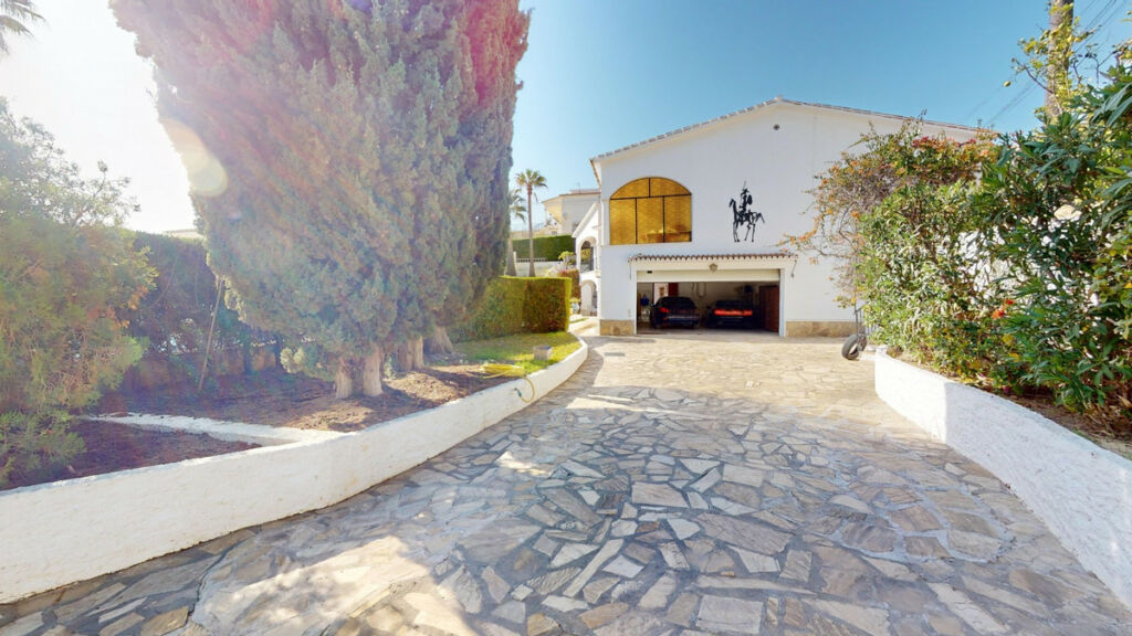 Detached Villa Caleta de Vélez Málaga - image 4