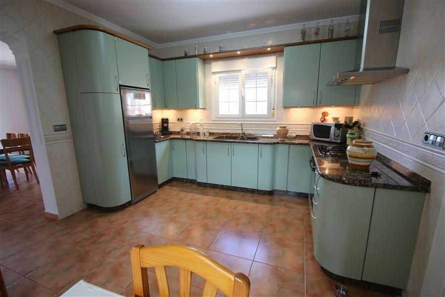 Detached Villa Los Pinos Alicante - image 4