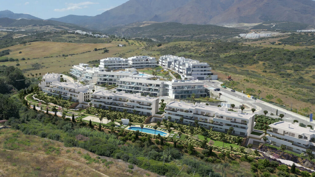 Middle Floor Apartment Estepona Málaga - image 21