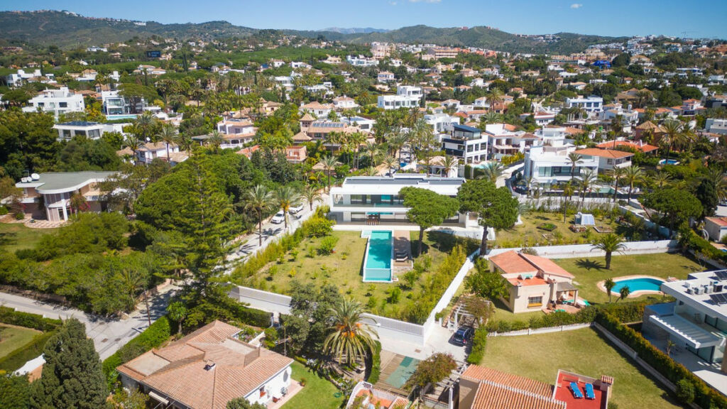 Detached Villa Marbesa Málaga - image 4