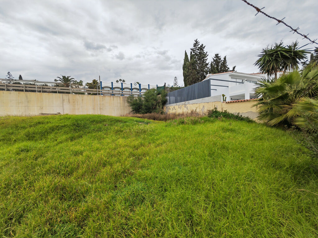Residential Plot Estepona Málaga - image 4