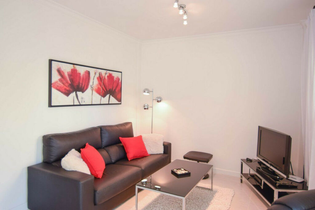 Middle Floor Apartment La Fustera Alicante - image 4