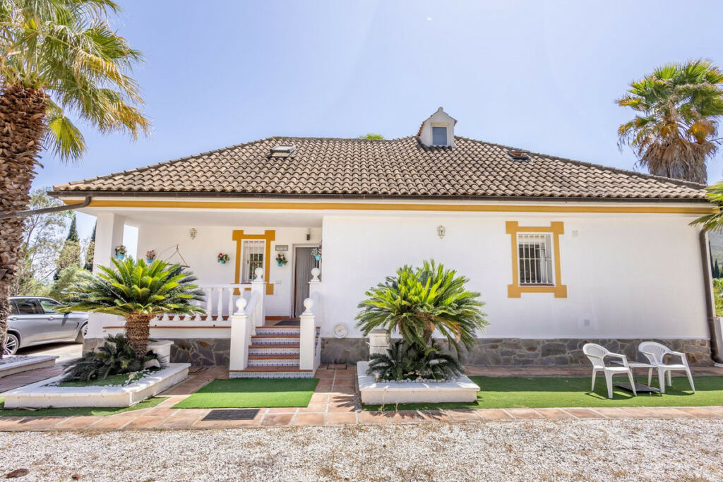 Detached Villa Alhaurín el Grande Málaga - image 4