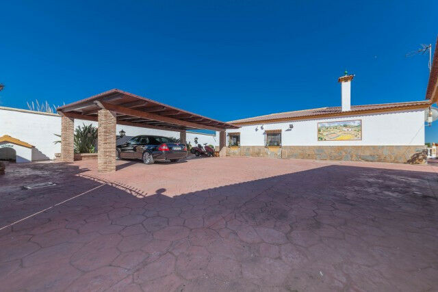 Detached Villa El Padron Málaga - image 4