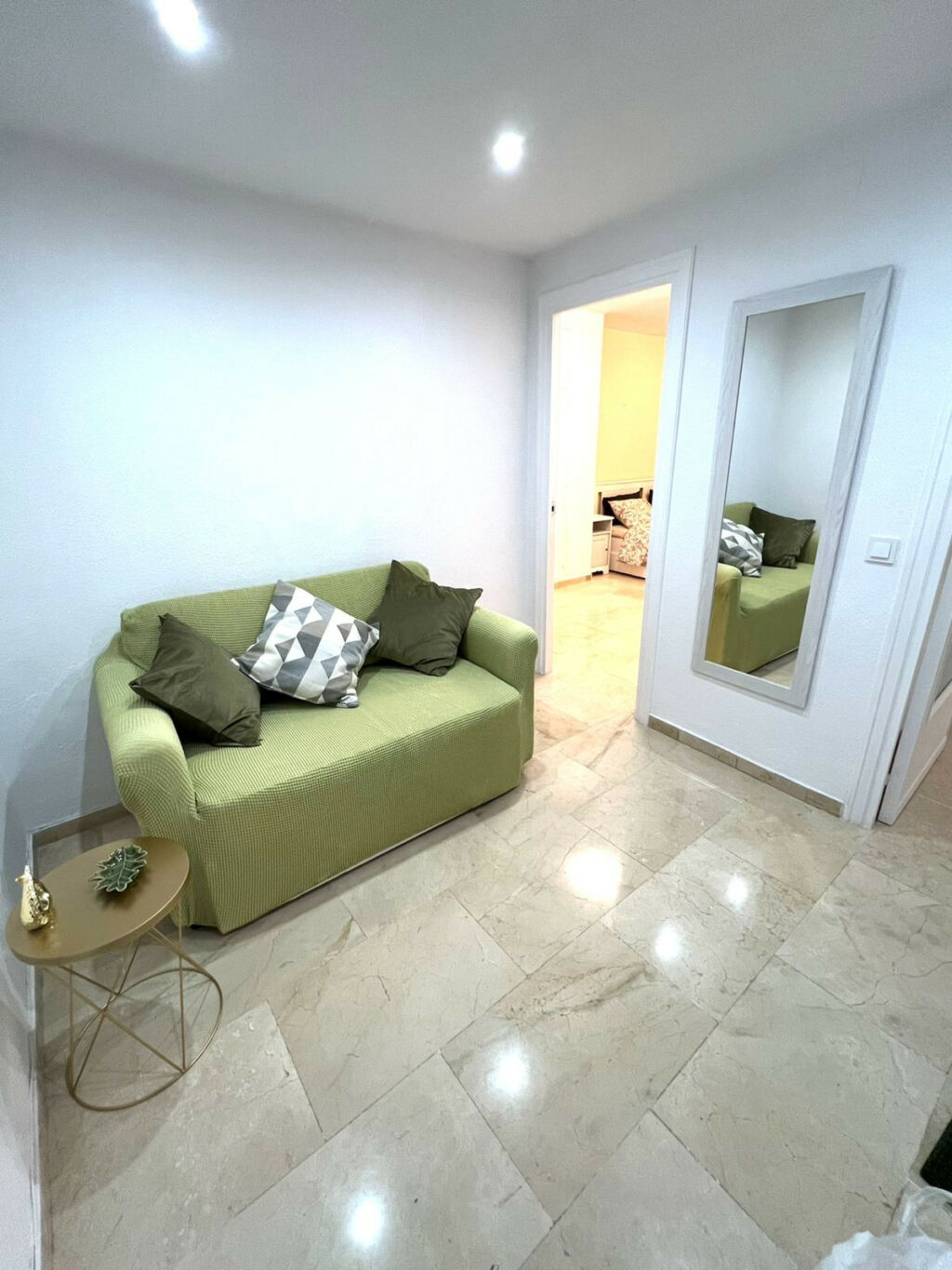 Middle Floor Apartment Marbella Málaga - image 4