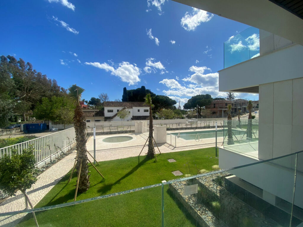 Ground Floor Apartment Elviria Málaga - image 4