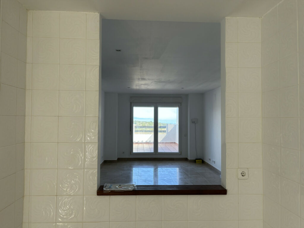 Middle Floor Apartment La Duquesa Málaga - image 4