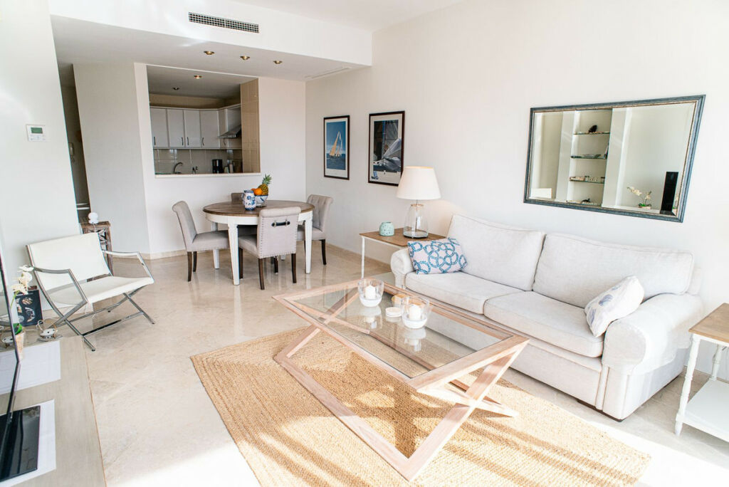 Middle Floor Apartment Elviria Málaga - image 4