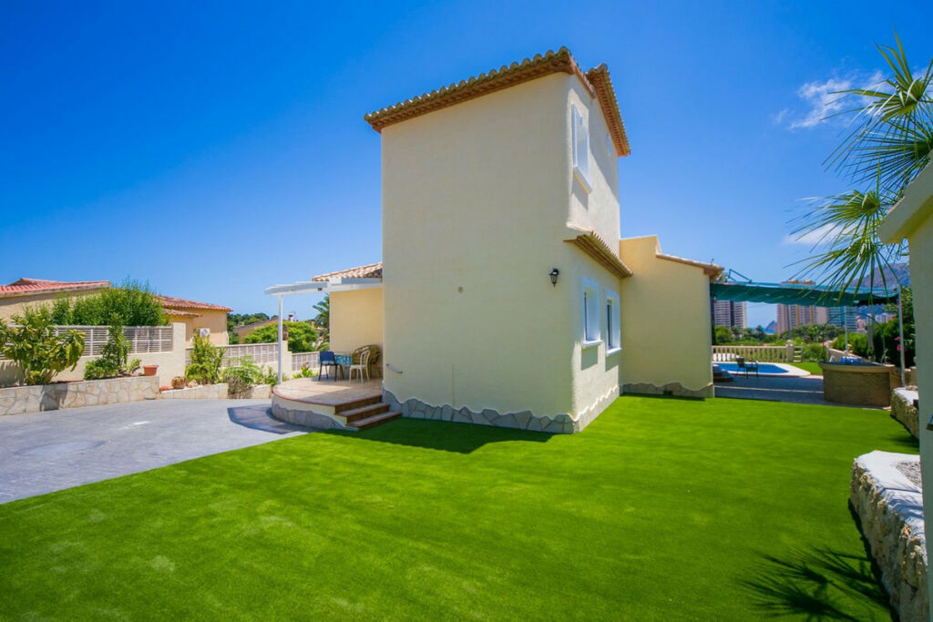 Detached Villa Calpe Alicante - image 4
