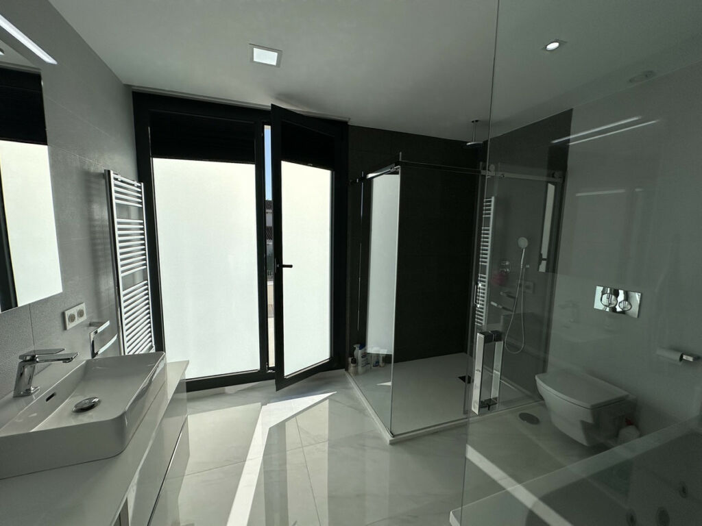 Detached Villa La Zenia Alicante - image 40
