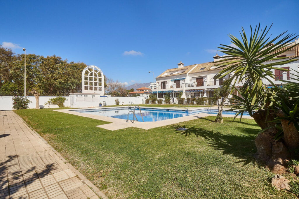 Middle Floor Apartment Fuengirola Málaga - image 40