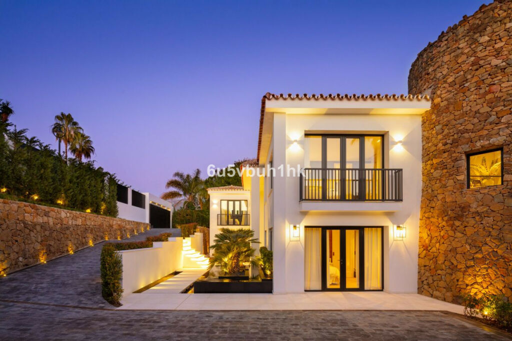 Detached Villa Nueva Andalucía Málaga - image 40