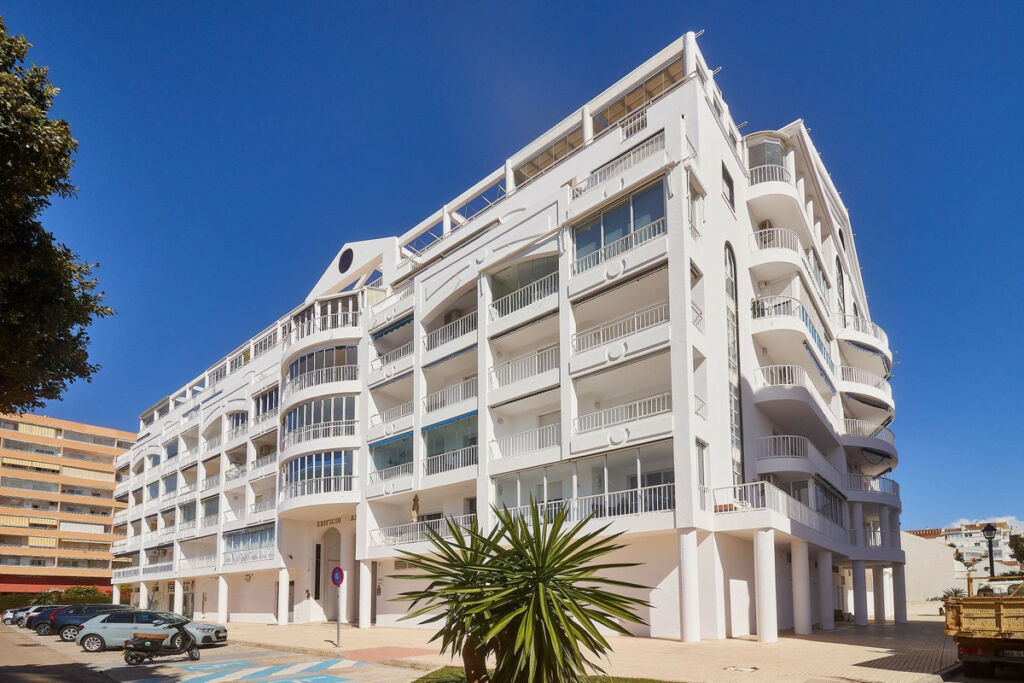 Middle Floor Apartment Fuengirola Málaga - image 42