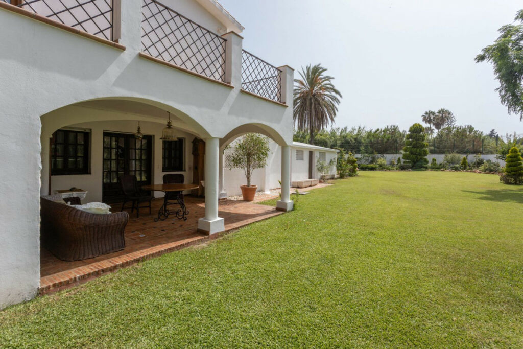 Detached Villa Guadalmina Baja Málaga - image 42