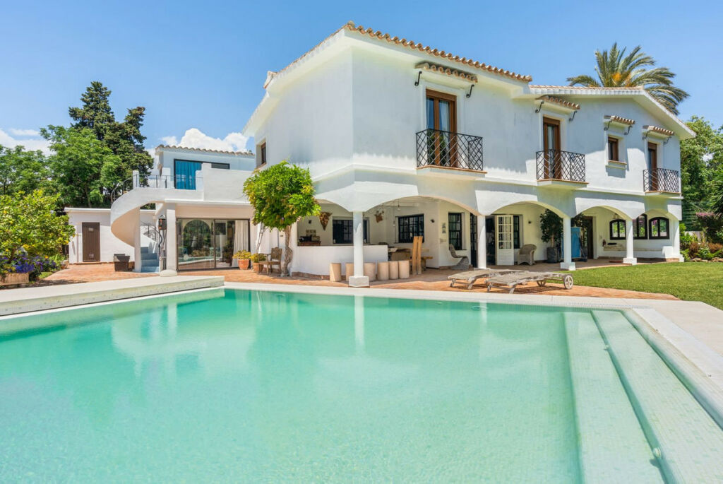 Detached Villa Guadalmina Baja Málaga - image 43