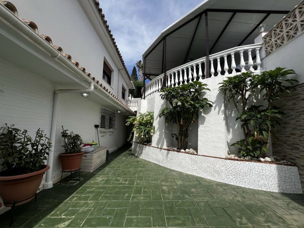 Detached Villa La Capellania Málaga - image 45