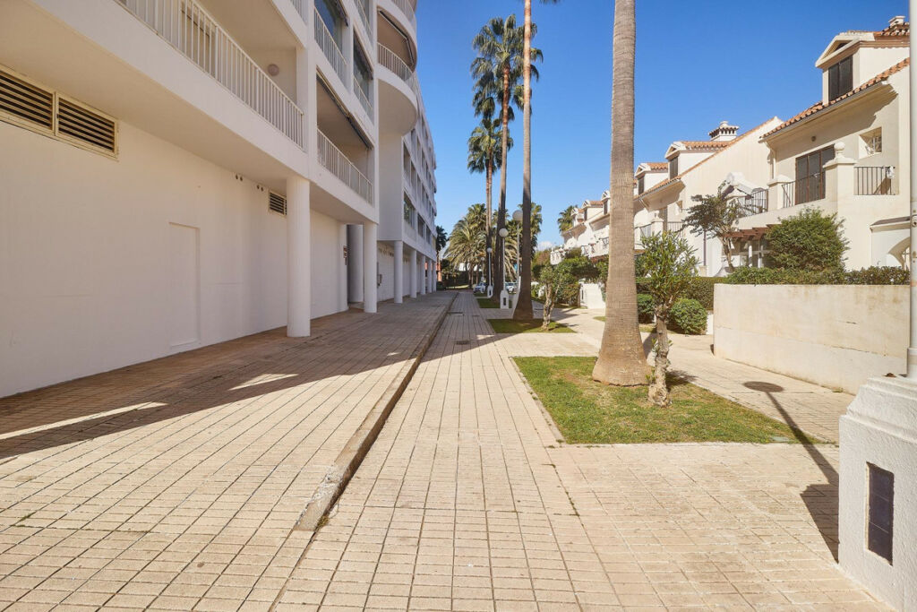 Middle Floor Apartment Fuengirola Málaga - image 47