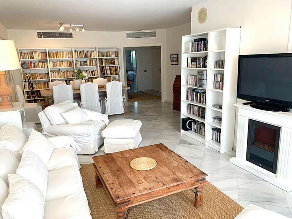 Ground Floor Apartment Puerto Banús Málaga - image 5