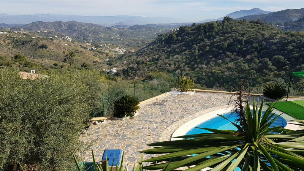 Detached Villa Monda Málaga - image 5
