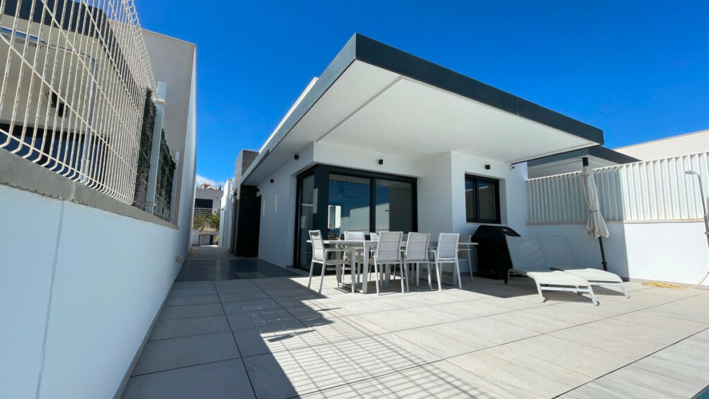 Detached Villa San Miguel de Salinas Alicante - image 5