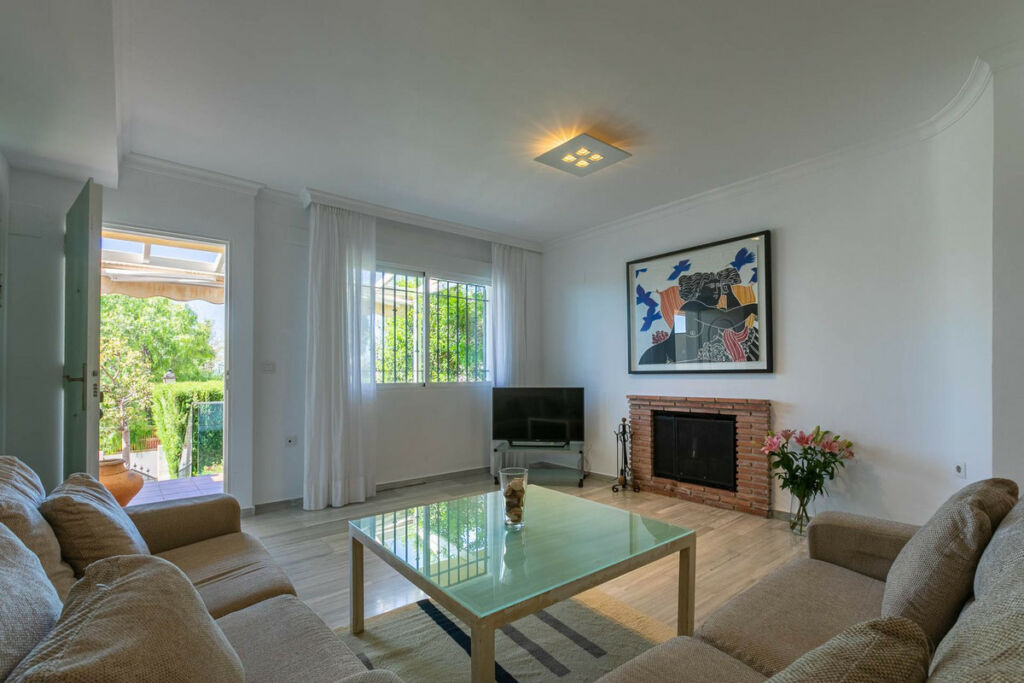 Semi-Detached House Costabella Málaga - image 5