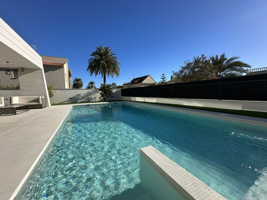 Detached Villa La Zenia Alicante - image 5