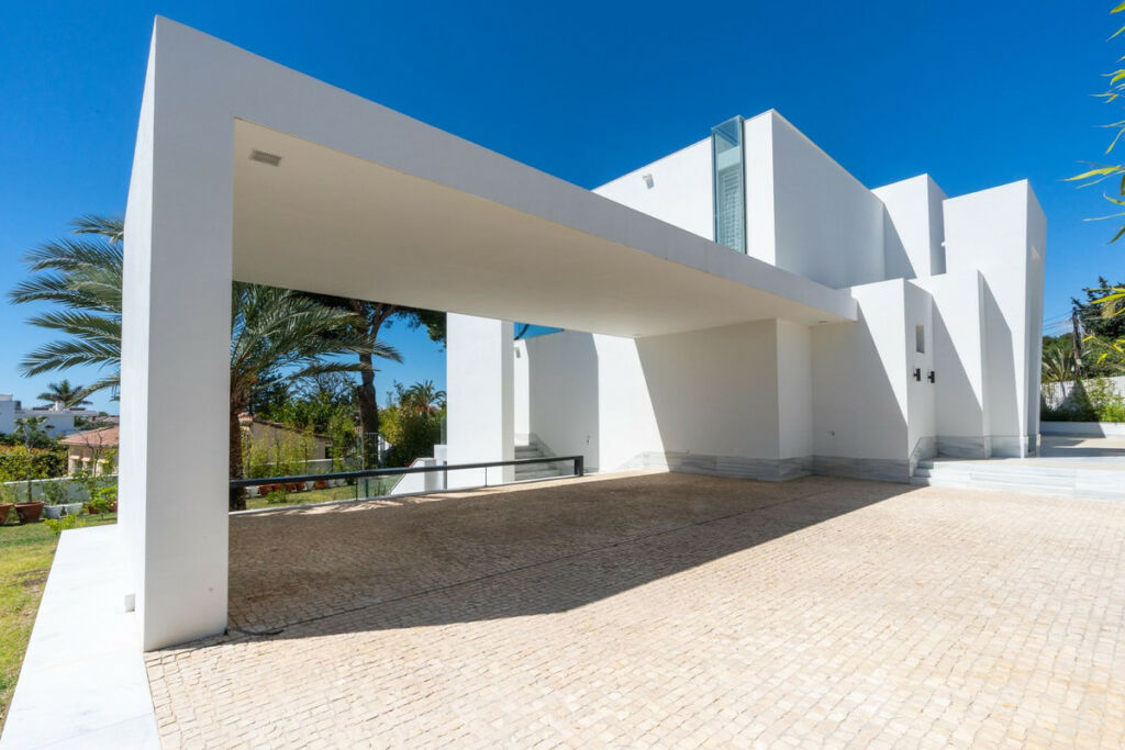 Detached Villa Marbesa Málaga - image 5