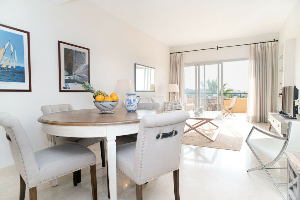 Middle Floor Apartment Elviria Málaga - image 5