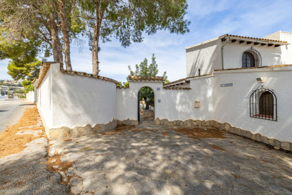 Detached Villa Moraira Alicante - image 5