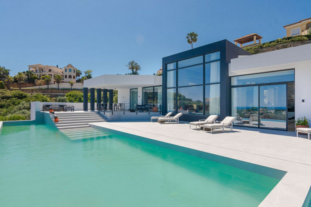 Detached Villa Benahavís Málaga - image 5