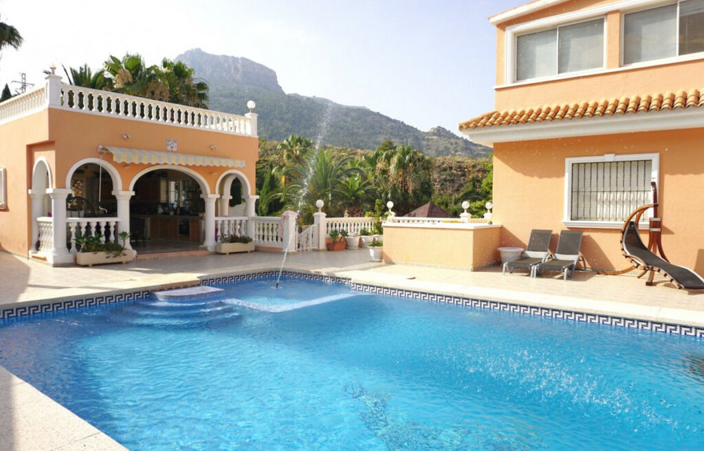 Detached Villa Calpe Alicante - image 5