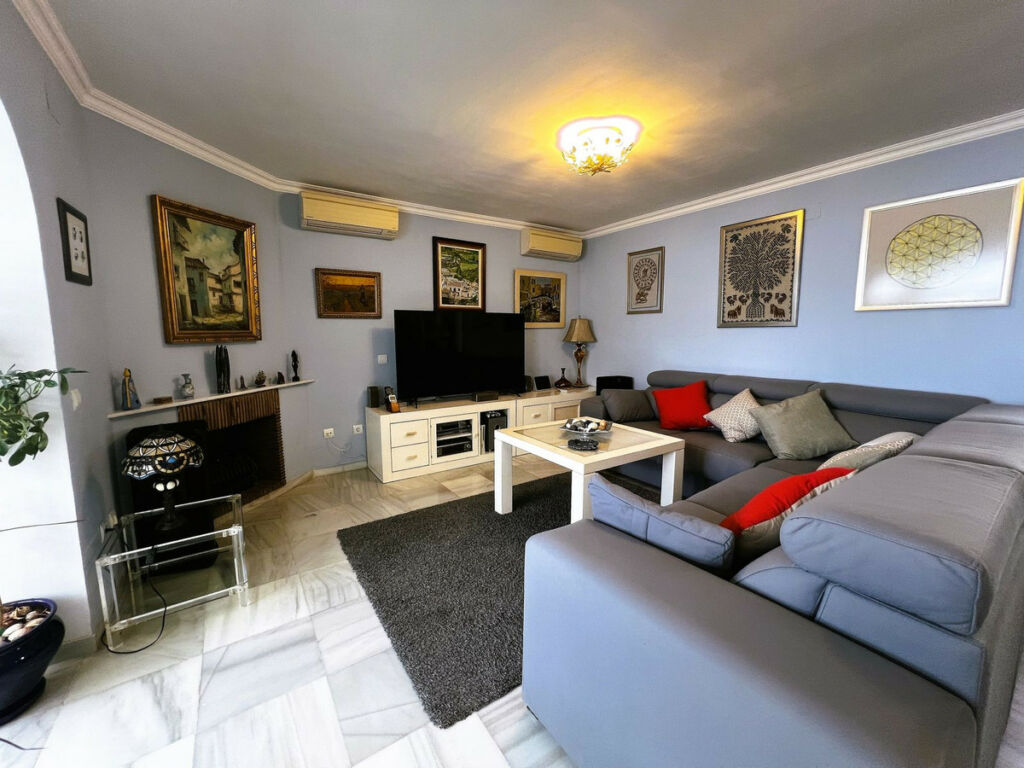 Detached Villa La Capellania Málaga - image 5