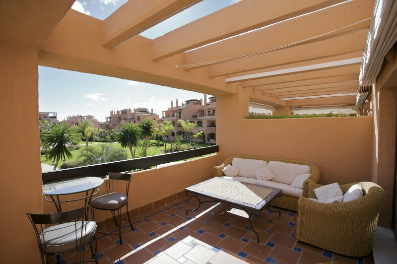 Middle Floor Apartment Estepona Málaga - image 5