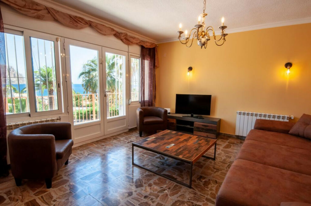 Middle Floor Apartment Calpe Alicante - image 5