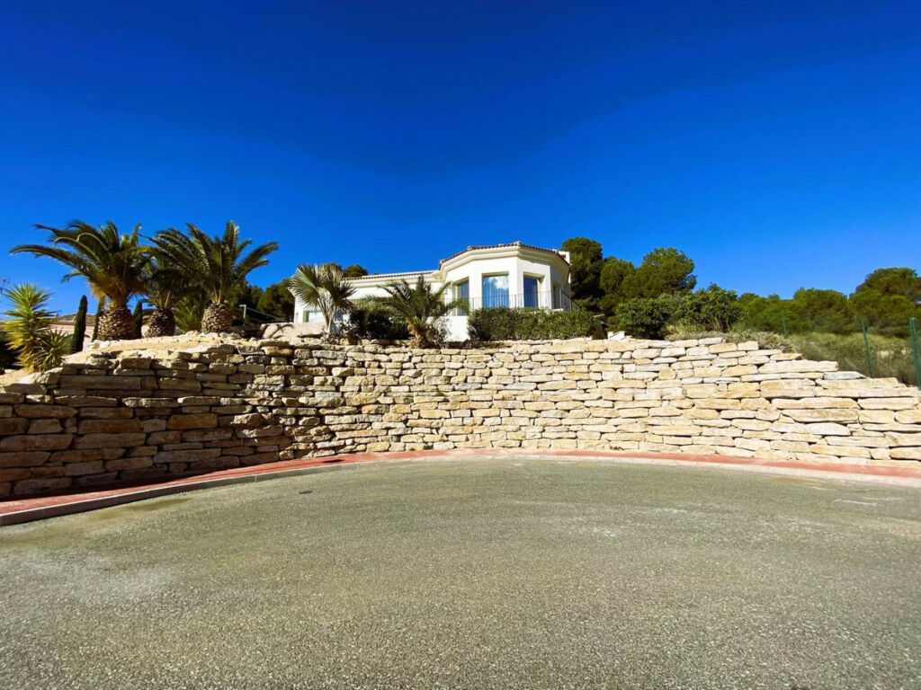Detached Villa Busot Alicante - image 5