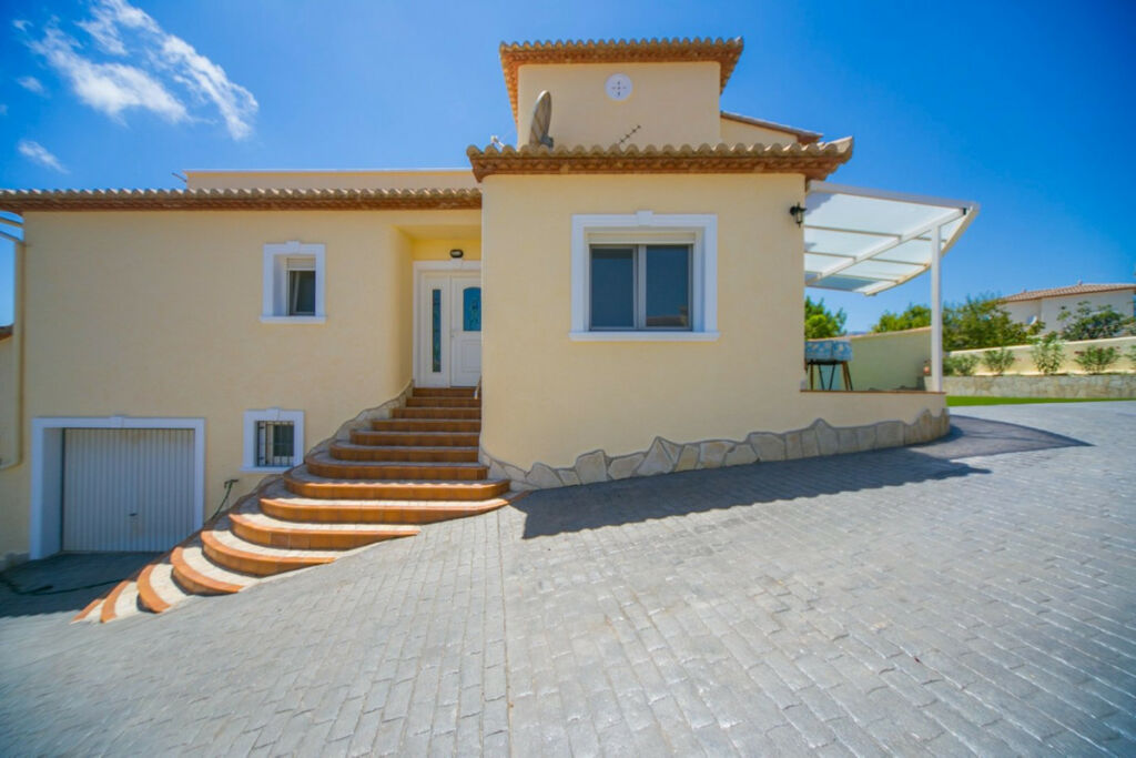 Detached Villa Calpe Alicante - image 5