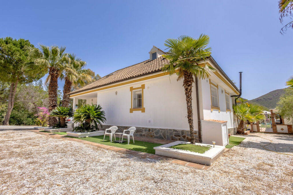 Detached Villa Alhaurín el Grande Málaga - image 5