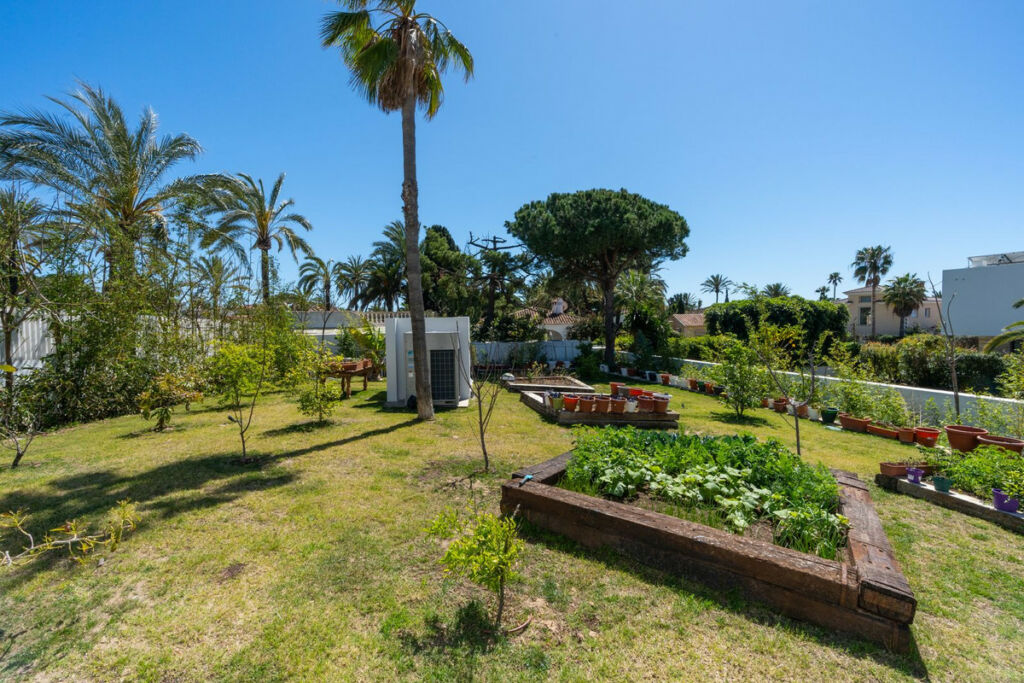 Detached Villa Marbesa Málaga - image 49