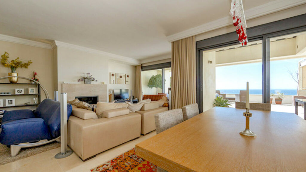 Penthouse Duplex Altos de los Monteros Málaga - image 6