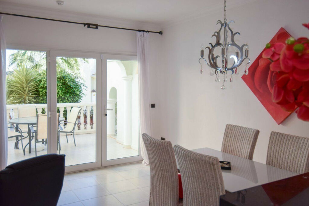 Middle Floor Apartment La Fustera Alicante - image 6