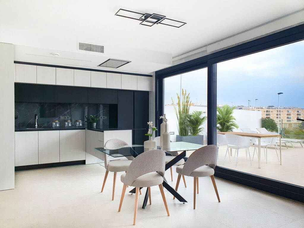 Top Floor Apartment Guardamar del Segura Alicante - image 6