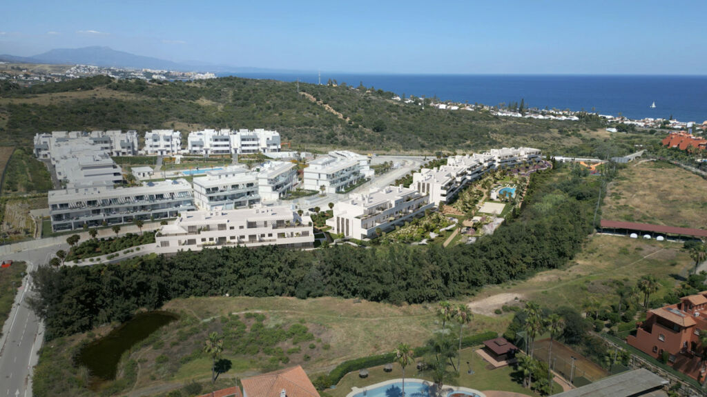 Middle Floor Apartment Estepona Málaga - image 19