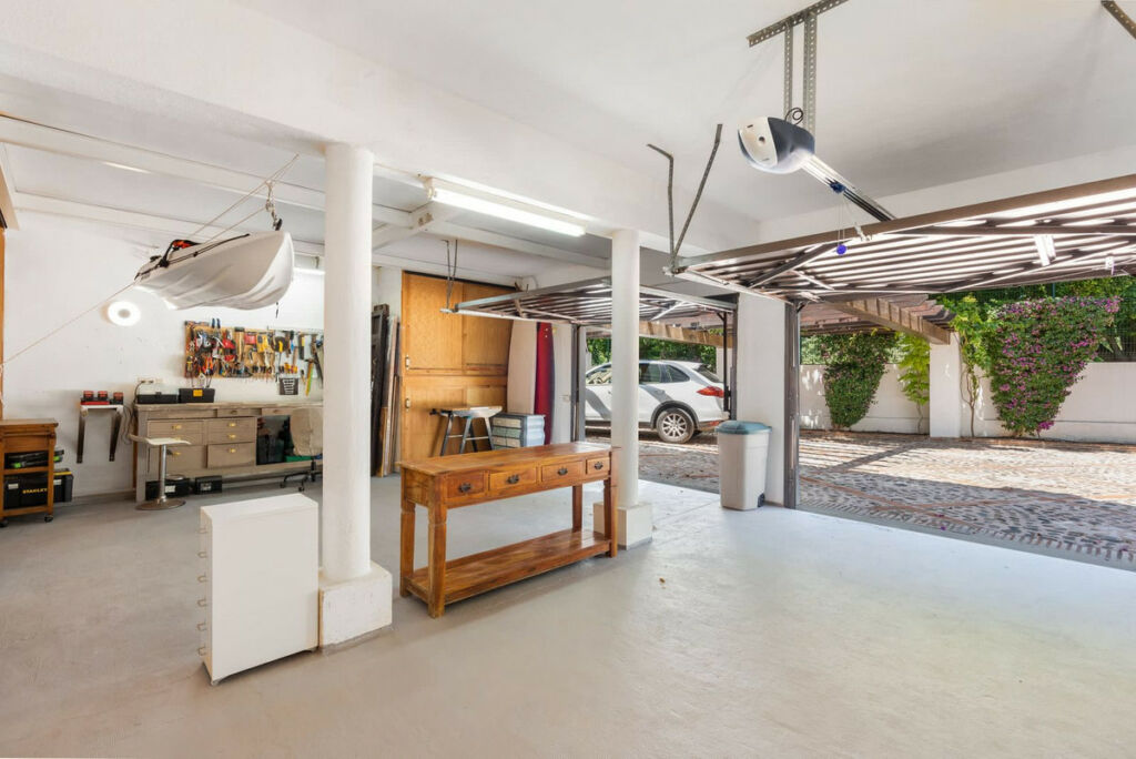 Detached Villa Guadalmina Baja Málaga - image 6