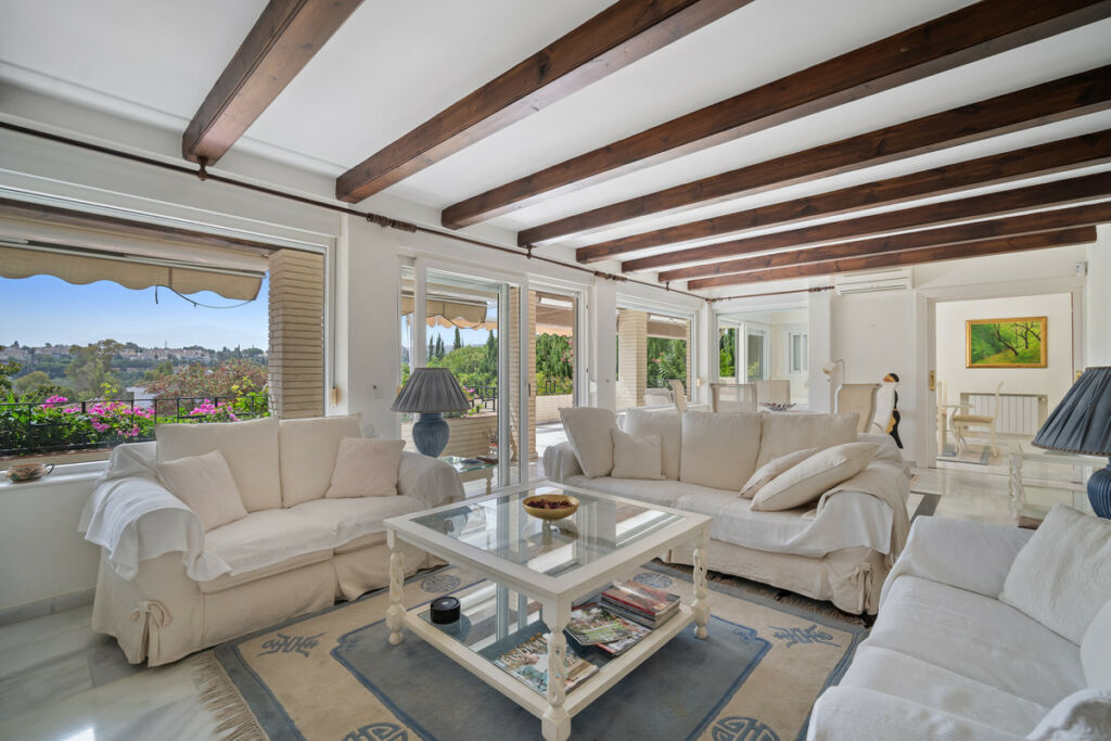 Detached Villa Guadalmina Alta Málaga - image 2