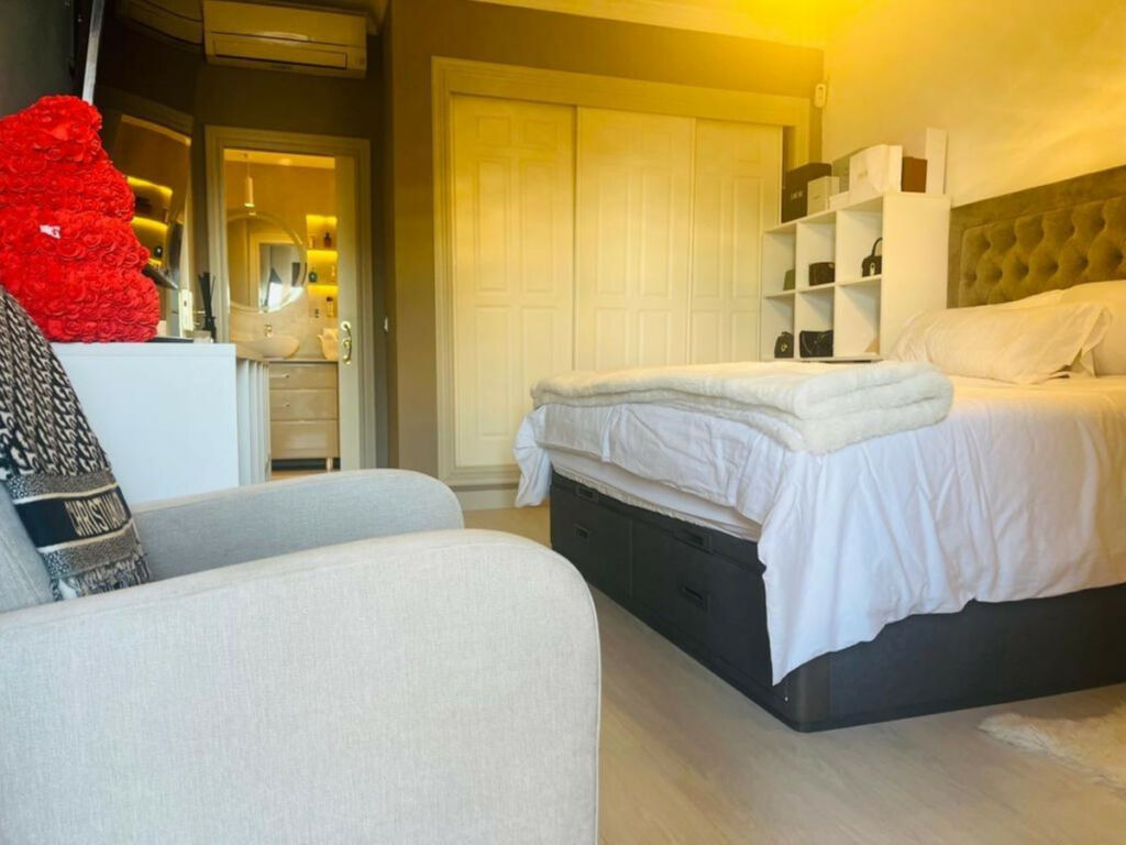 Middle Floor Apartment Estepona Málaga - image 6