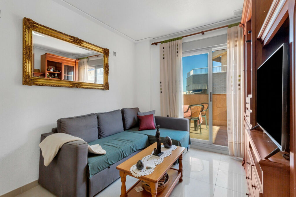 Middle Floor Apartment Torrevieja Alicante