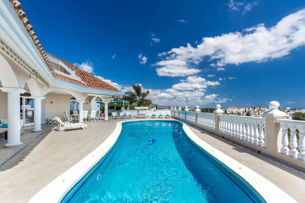 Detached Villa La Quinta Málaga - image 6