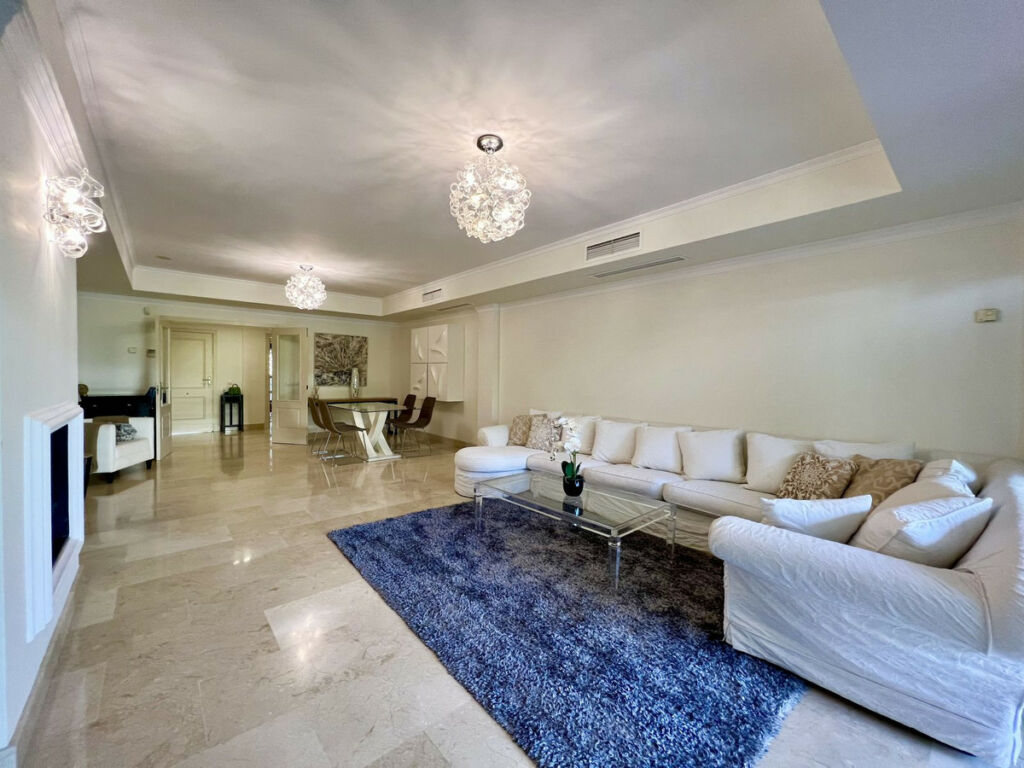 Ground Floor Apartment The Golden Mile Málaga - image 6